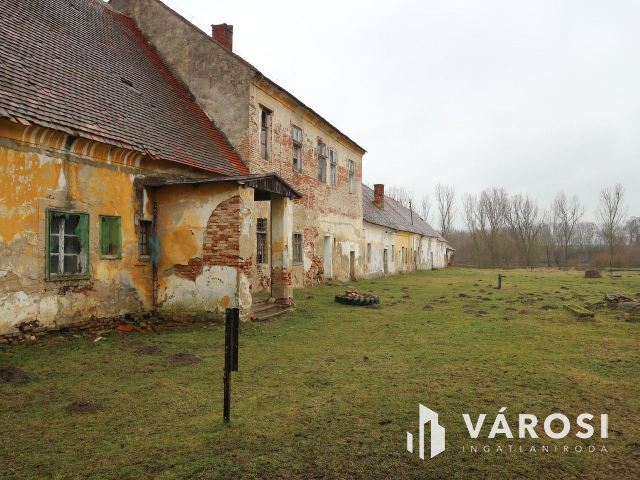 Kemenespálfa,GrófRévai kastély,nagyállat tartás,raktározás..