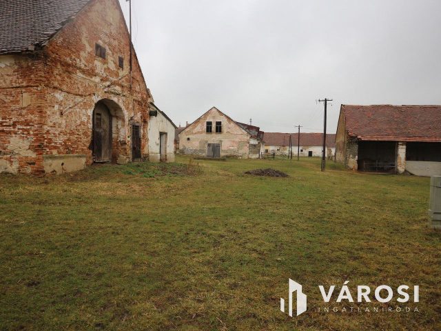 Kemenespálfa,GrófRévai kastély,nagyállat tartás,raktározás..