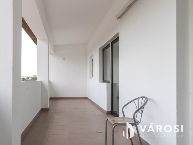 ELADÓ ipari ingatlan 4 db lakással és 2 db műhellyel!