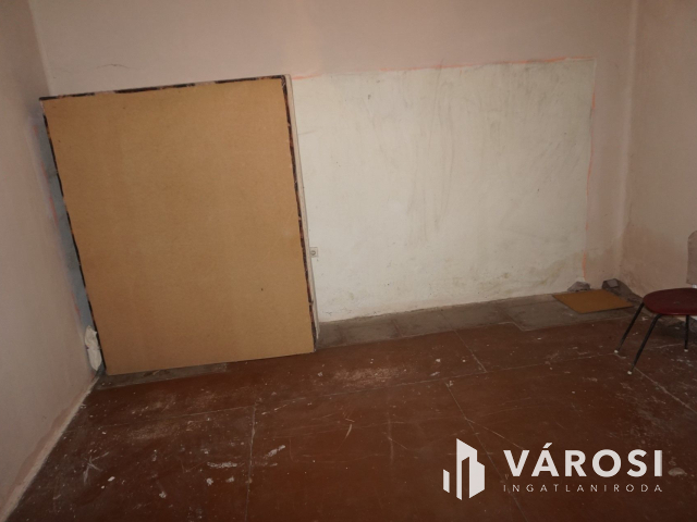 Tanya eladó Szanazug közelében