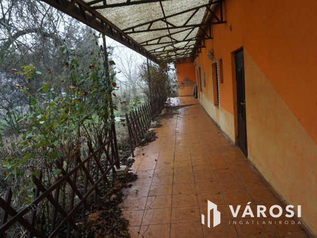 Tanya eladó Szanazug közelében