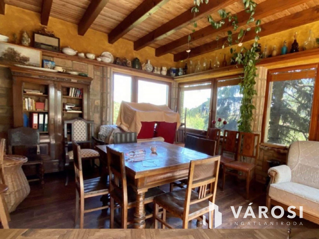 Tágas családi othon számtalan lehetőséggel Zsámbékon