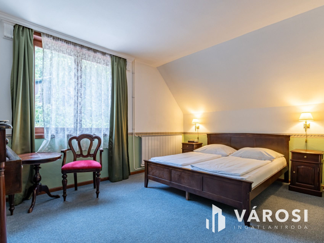 Családias HOTEL eladó Szentendrén pár percre a Dunaparttól!