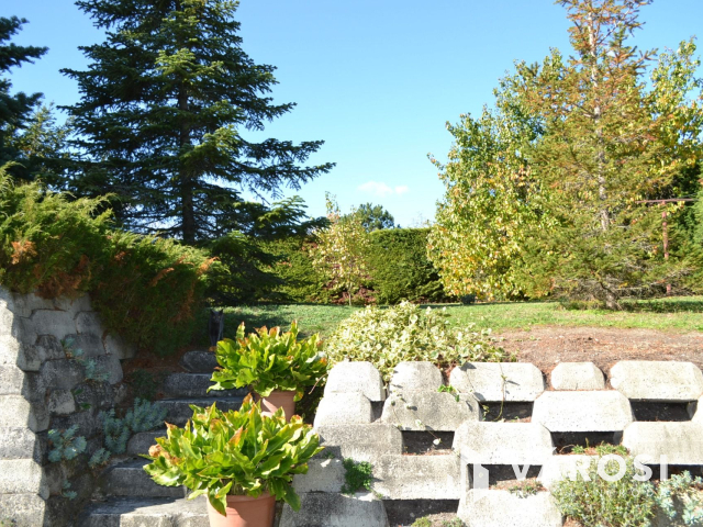 Baltonfüzfőn 700 m-re a Balaton parttól családi ház eladó!