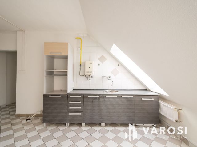 Budai hegyekre panorámás iroda