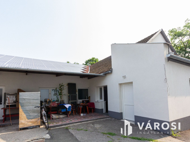 Családi ház és  telephely egyben.