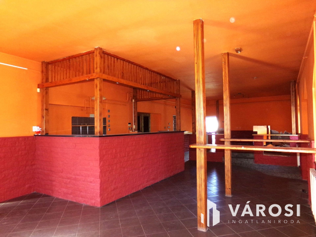 Ipari övezet szomszédságában üzleti lehetőség