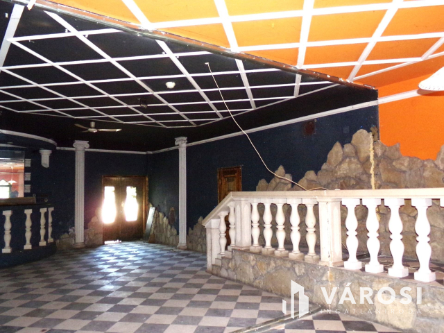 Ipari övezet szomszédságában üzleti lehetőség