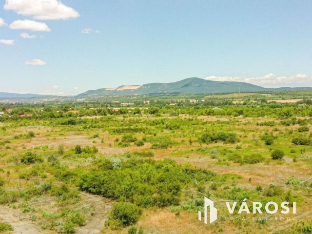 17 hektár ipari terület eladó Vácon