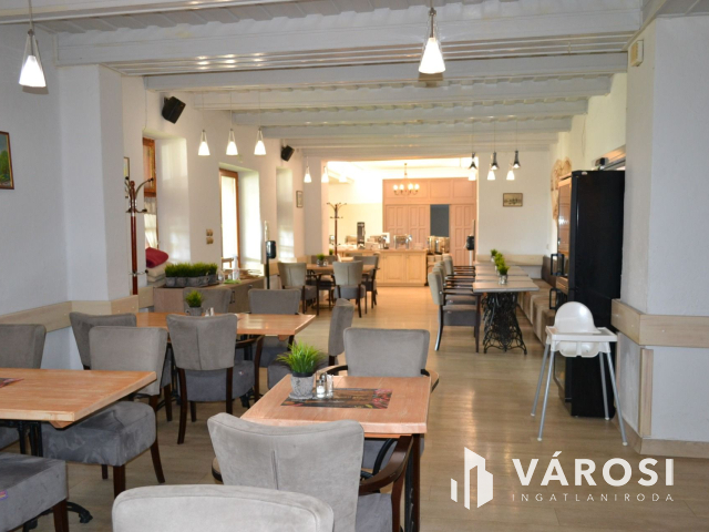 Balatonnál, étterem, hotel, wellness és rendezvényközpont !