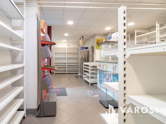 44 m2-es iroda utcai bejárattal a Nagyvárad tértől 500 m-re