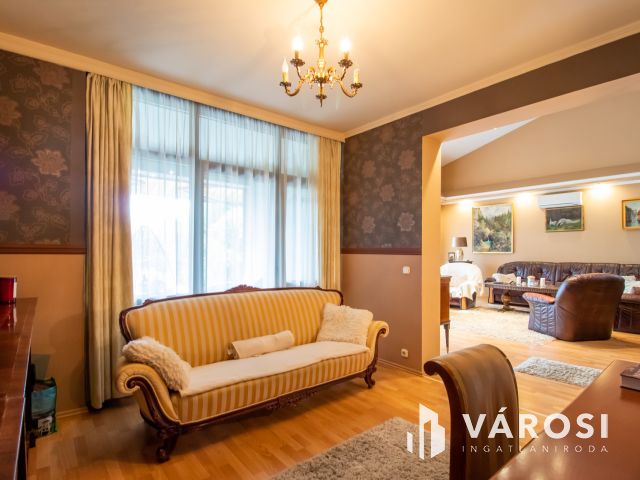 Otthonos álomház a Ráchegyen