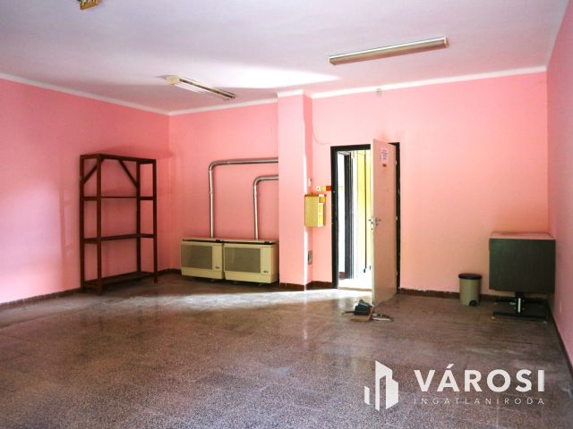 Rábagyarmat,volt presszó,cs.háznak,vagy üzletnek eladó