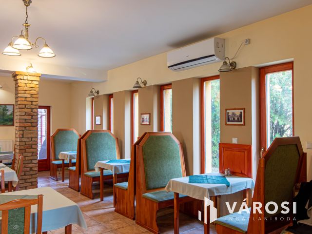 Kiemelkedő befektetési lehetőség Páty központjában!