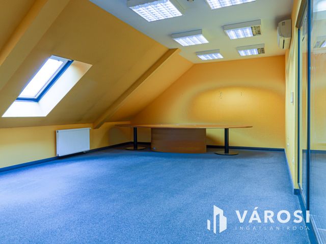 Panorámás irodahelyiség a III. kerületben