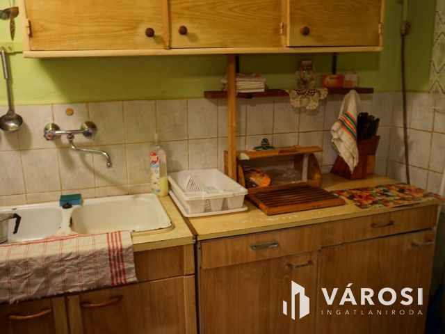 Tabáni ház tágas telekkel Vásárhelyen