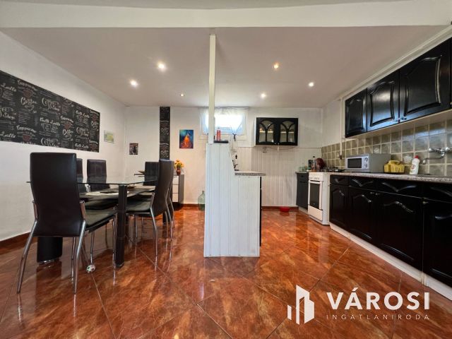 Kétgenerációs, külön bejáratú hangulatos otthon