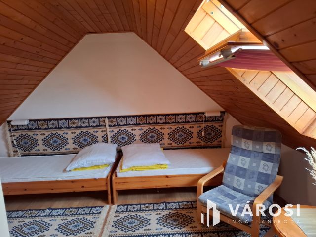 Saját rezsiköltségét megtermelő Balatoni panorámás nyaraló