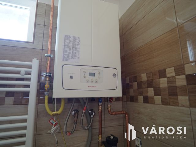 Csurgón, modern belső elosztású, felújított családi ház!