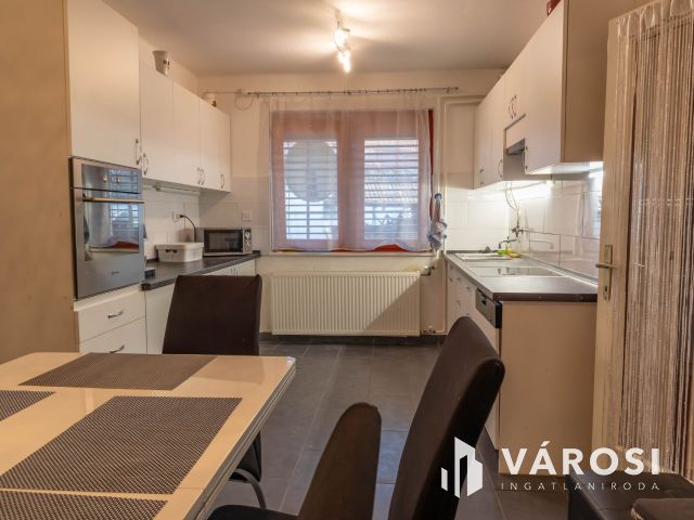 Stílusos, felújított családi ház Orosházán