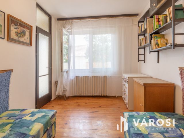 Kétgenerációs 6 szobás családi ház Szőregen