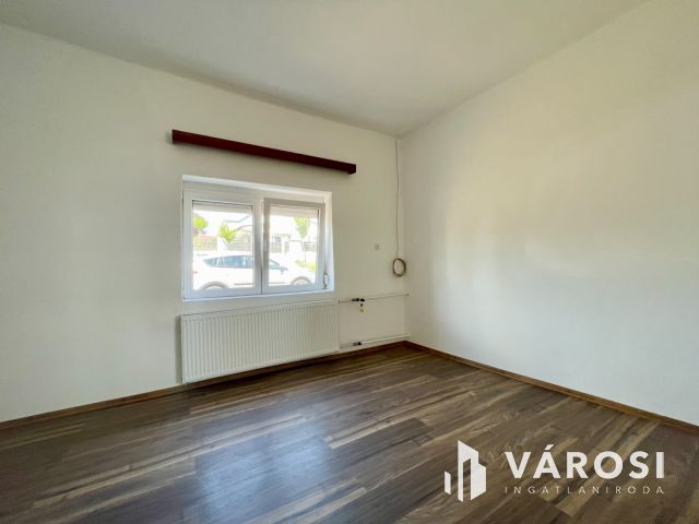 Eladó családi ház Enyingen – nagy telek, sok lehetőség!