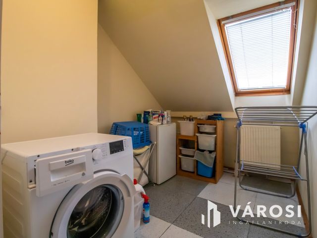 Vidám hangulatú nagy lakás