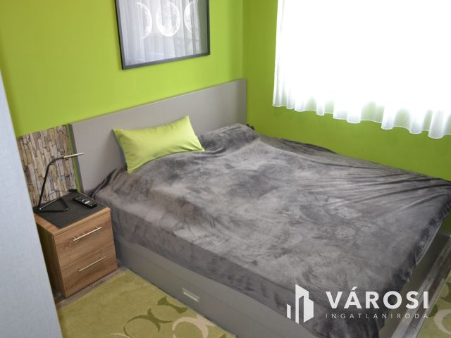 Újszerű 2+4 szobás földszinti kertkapcsolatos Balatonfüreden