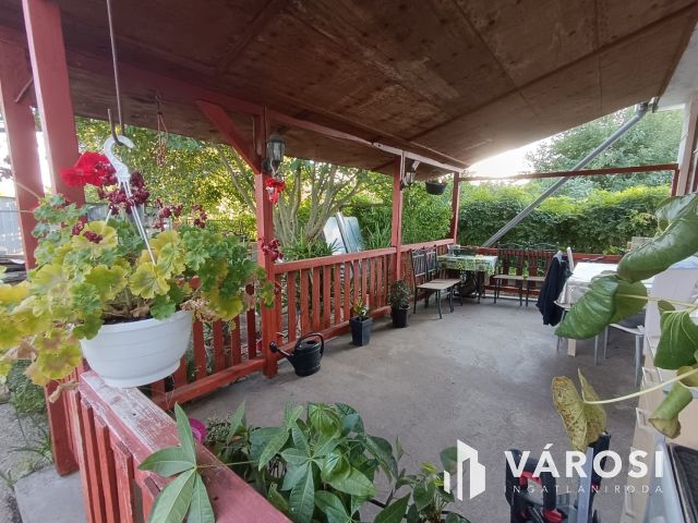 Nagyvenyimen vállalkozásra is alkalmas családi ház