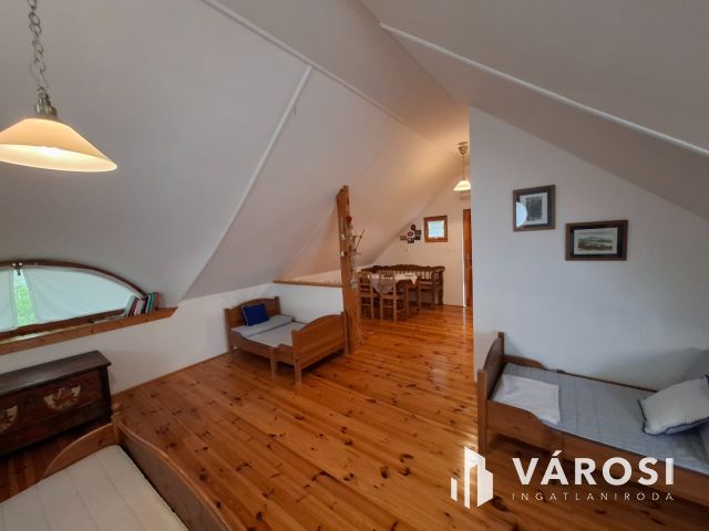 Badacsonyi nyaraló teljes és örök balatoni panorámával eladó