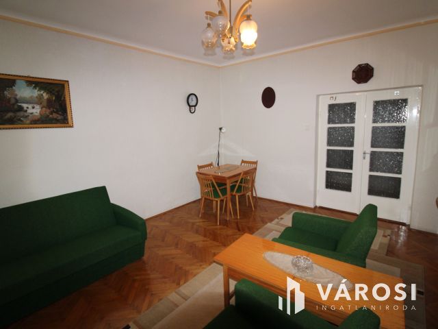 3 szobás tégla ház Gyulán a magyarvárosi részen.