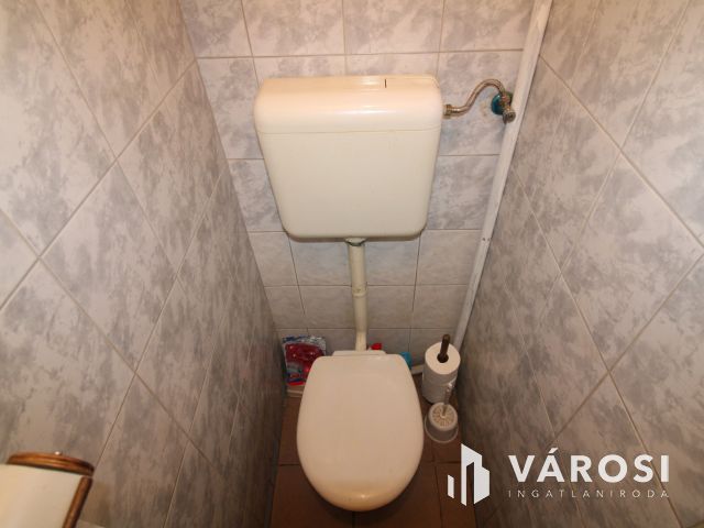 Jó szerkezetű tégla ház Máriafalván.