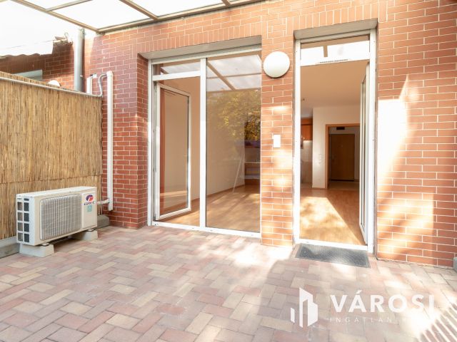 37 m2-es kiváló állapotú iroda Pesterzsébet központjában