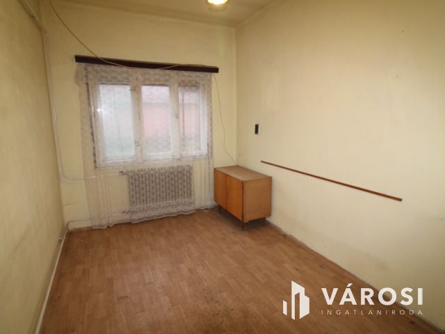 Beton alapú tégla ház Kunágotán.