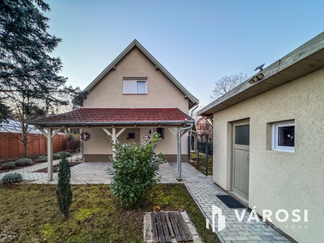 Tökéletes otthon a természet ölelésében