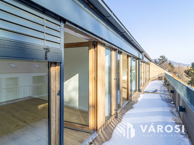 Modern 4 szobás, nagy erkélyes lakás Badacsonytomajon eladó