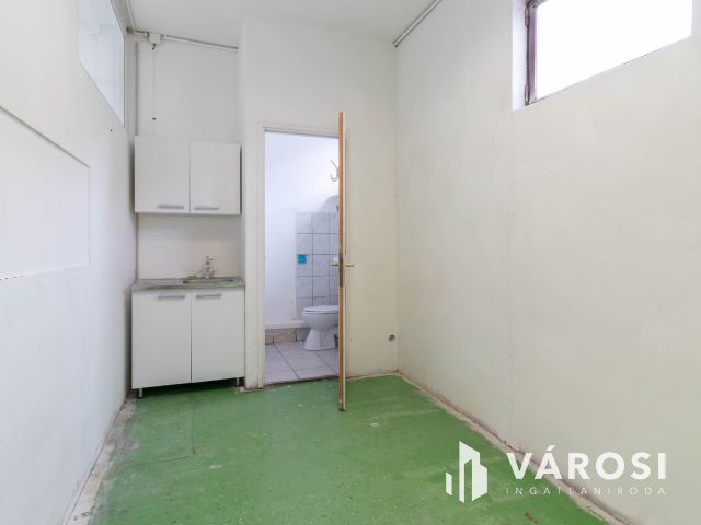 59 m2-es, klímás üzlethelyiség saját raktárral és mosdóval