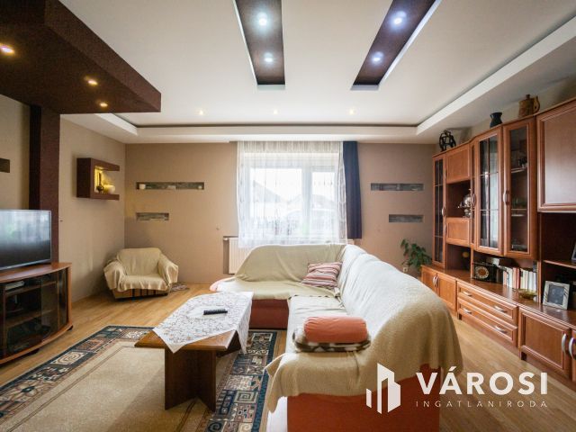 Eladó családi ház Dunaszeg központjában