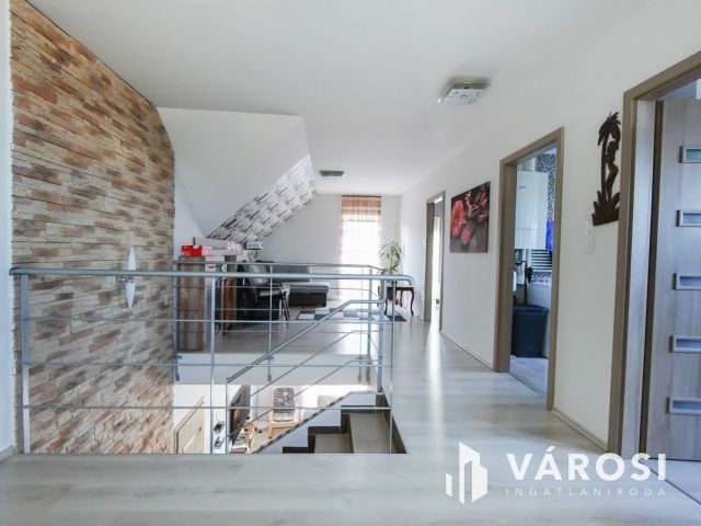 Kertvárosi, 3 lakásos Ikerházfél