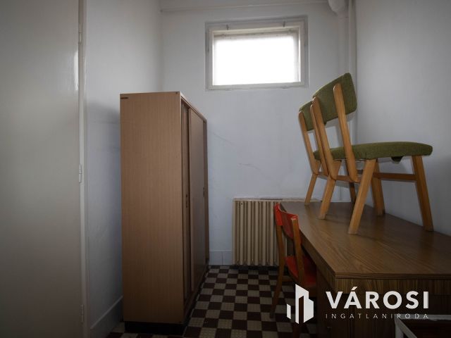 Medgyesbodzás fő utcáján ingatlan eladó