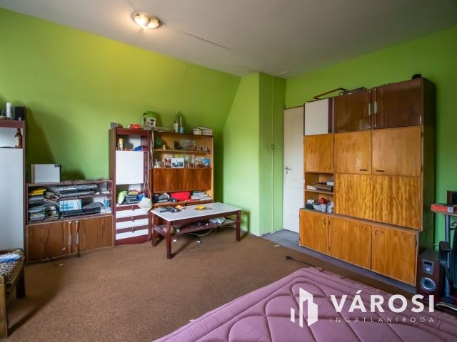 Eladó velencei családi ház csendes helyen