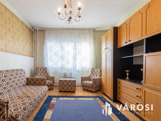 2 szoba+étkezős 60 m2-es lakás a József Attila lakótelepen!