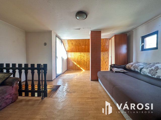 Kercseg Dűlőben, tégla épülettel, zártkert eladó!