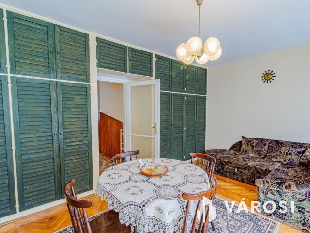 Alul nappali, felül nyugalom – kétszintes otthon garázzsal