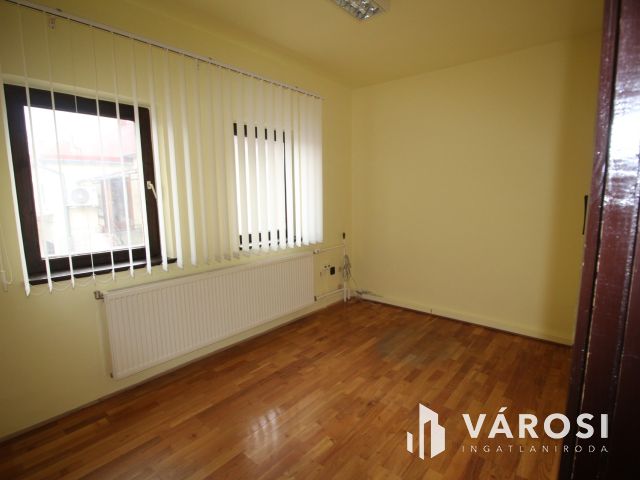 Eladó irodaház Szombathelyen