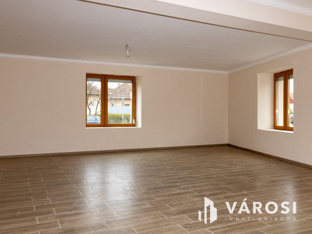 Kényelmes egyszintes! Önálló ház kis kerttel a belvárosban