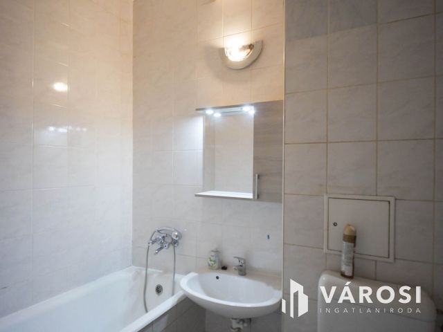 Azonnal költözhető lakás Gyárvárosban