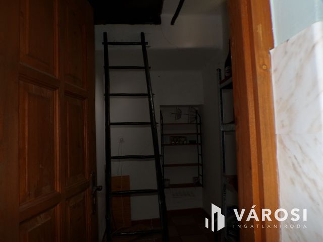 Csendes utcában tágas otthonos ház eladó!