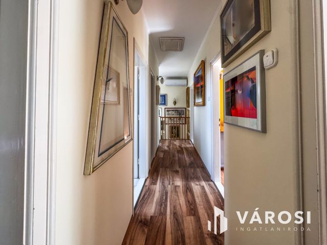 Tágas, napfényes ház Gyula legszebb utcájában