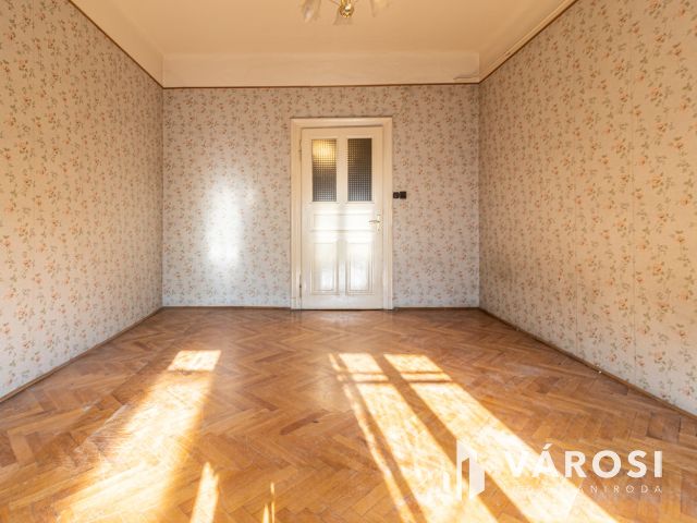 44 m2-es felújítandó garzon a Göncz Árpád Városközpontnál!